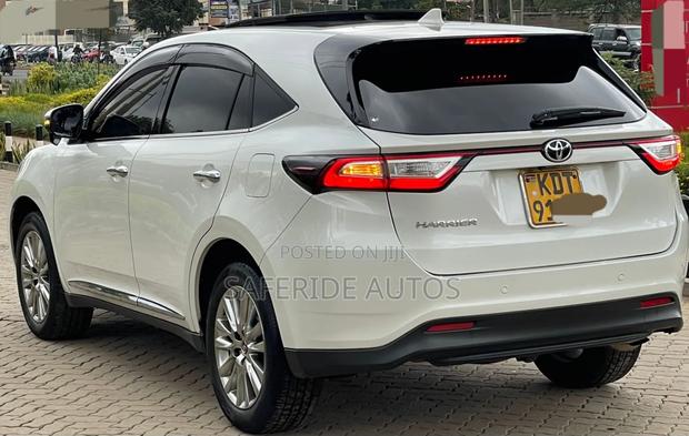 Toyota Harrier 2018 White
