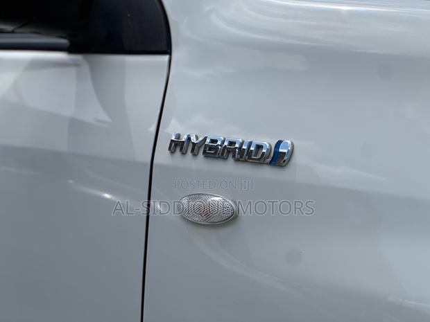 Toyota Probox 1.5 Hybrid DX 2019 White
