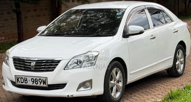 Toyota Premio 2013