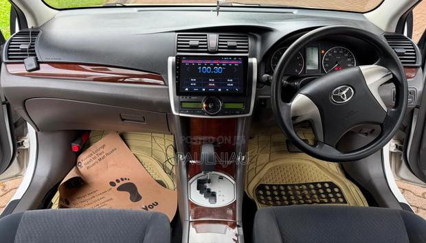 Toyota Premio 2013