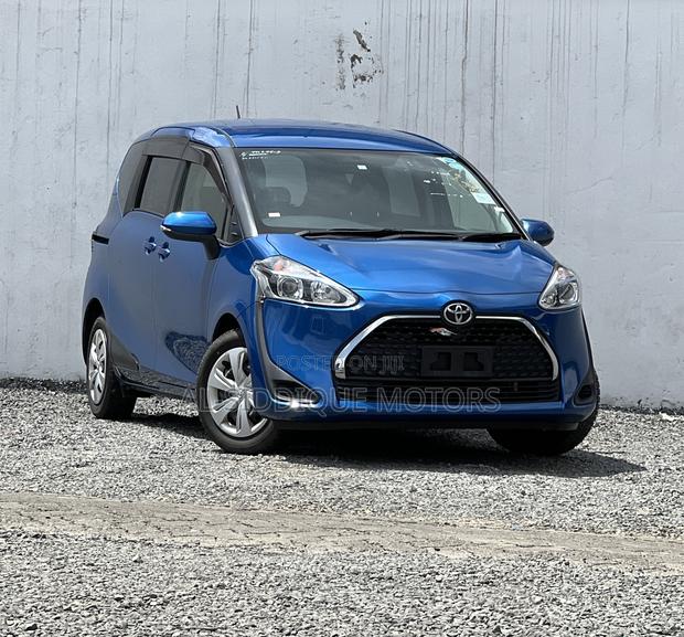 Toyota Sienta 1.5 FWD 2018 Blue