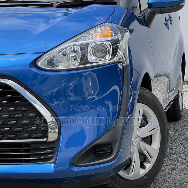 Toyota Sienta 1.5 FWD 2018 Blue