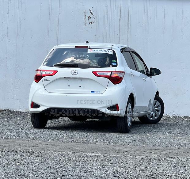 Toyota Vitz 1.3 FWD 5dr 2019 White