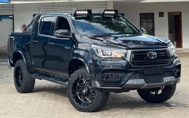 Toyota Hilux Revo Double Cab Deisel 2.4 AWD 2019 Matt Black