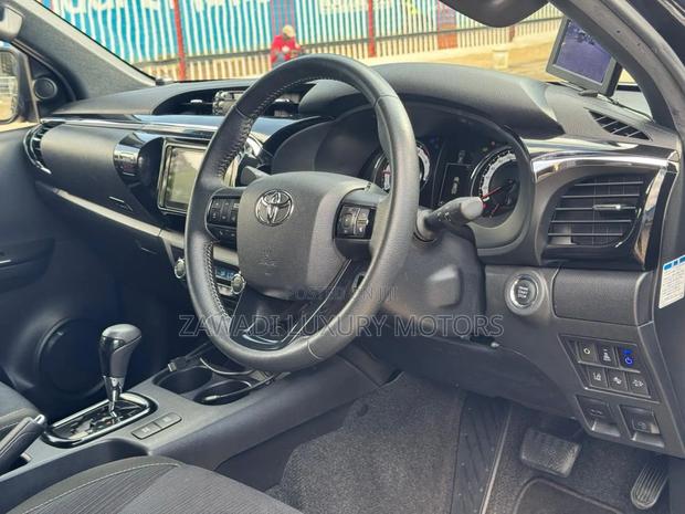 Toyota Hilux Revo Double Cab Deisel 2.4 AWD 2019 Matt Black