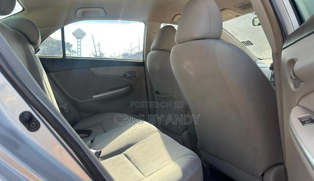 Toyota Axio 2011 Silver