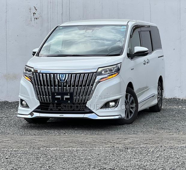 Toyota Esquire 1.8 FWD Hybrid (7 seater) 2019 White