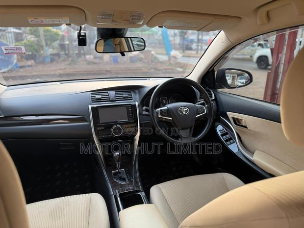 Toyota Premio 1.8 FWD 2016 Pearl