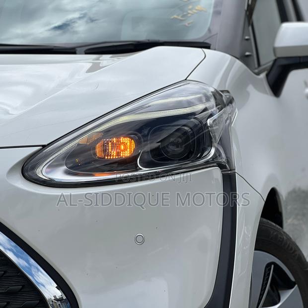 Toyota Sienta 1.5 FWD 2019 White