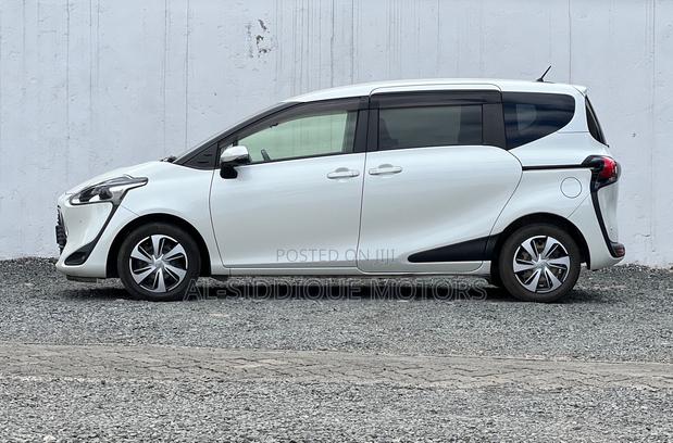 Toyota Sienta 1.5 FWD 2019 White
