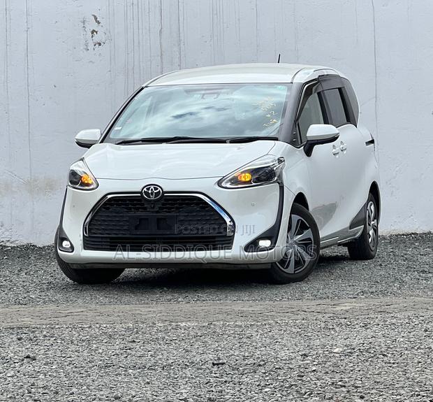 Toyota Sienta 1.5 FWD 2019 White