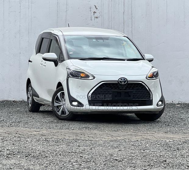 Toyota Sienta 1.5 FWD 2019 White