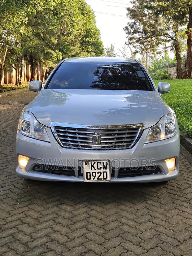 Toyota Crown 2012 Silver