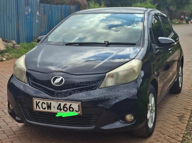 Toyota Vitz 2012 Black