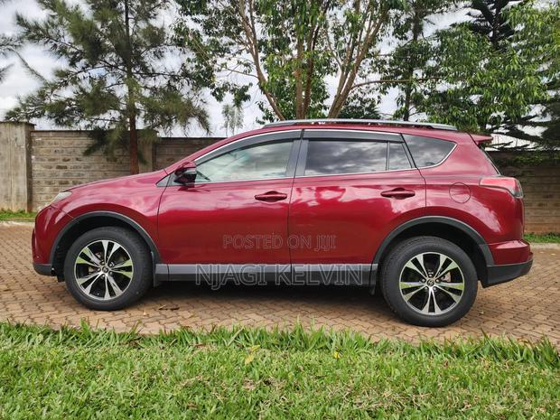 Toyota RAV4 2018 Maroon