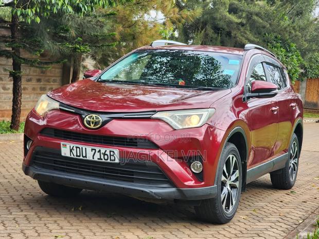 Toyota RAV4 2018 Maroon