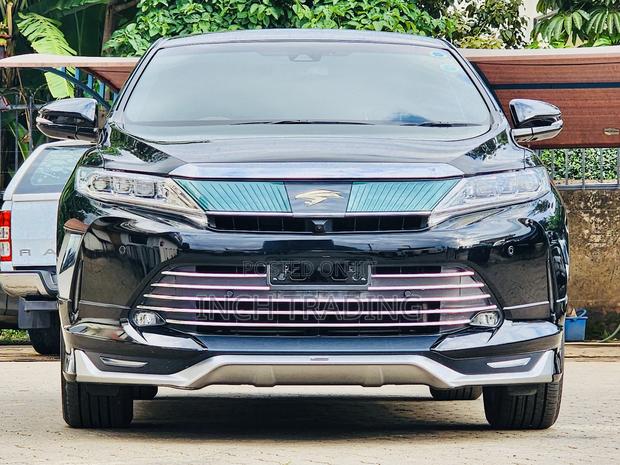 Toyota Harrier 2.0 2019 Matt Black