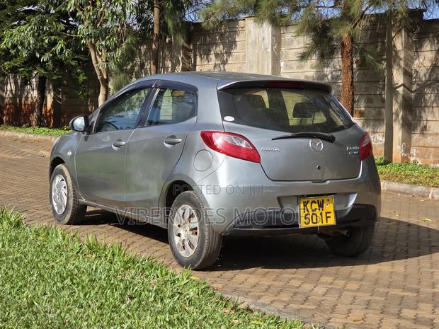Mazda Demio 2012
