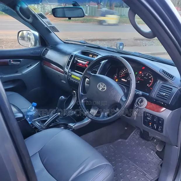 Toyota Land Cruiser Prado 2006 Gray