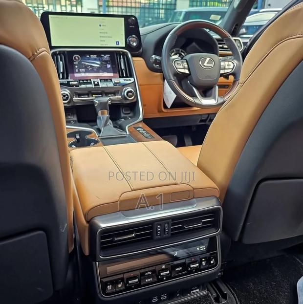 Lexus LX 600 2022 Black