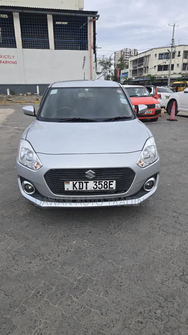 Suzuki Swift 2018 Silver