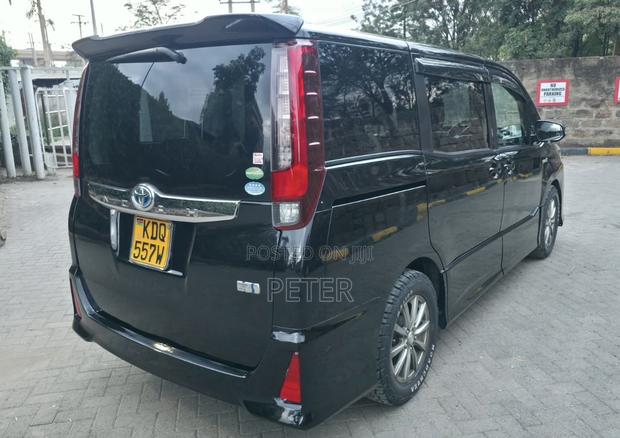 Toyota Noah 2017 Black