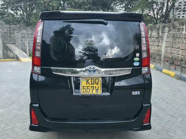 Toyota Noah 2017 Black