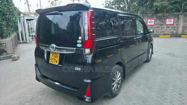 Toyota Noah 2017 Black