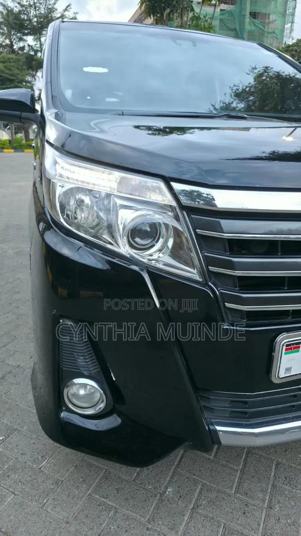 Toyota Noah 2017 Black
