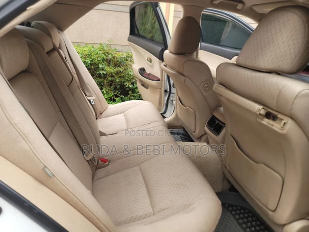 Toyota Crown 2009 White