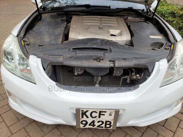 Toyota Crown 2009 White