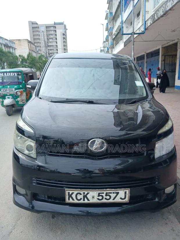 Toyota Voxy 2009 Black