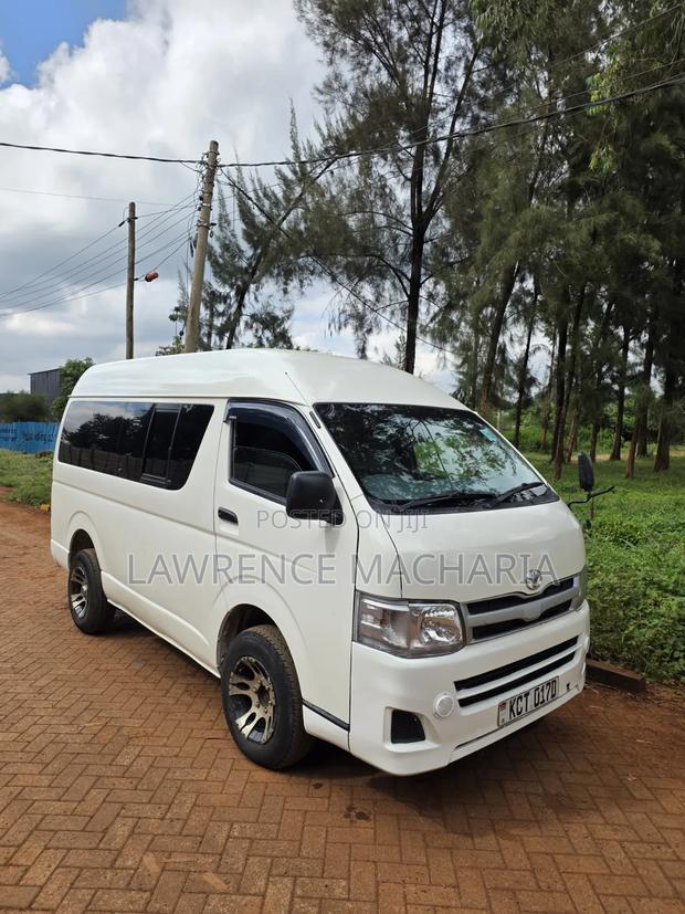 Toyota HiAce 2011 White