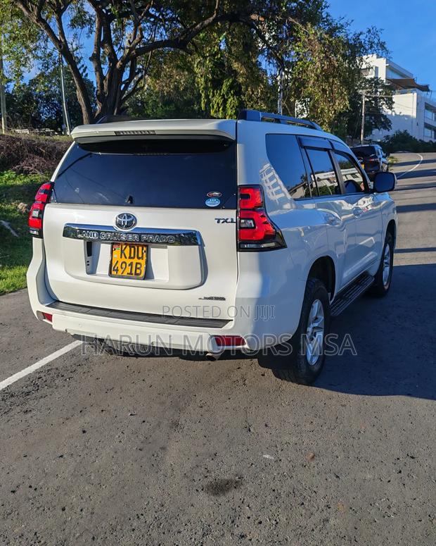 Toyota Land Cruiser Prado 2018 White