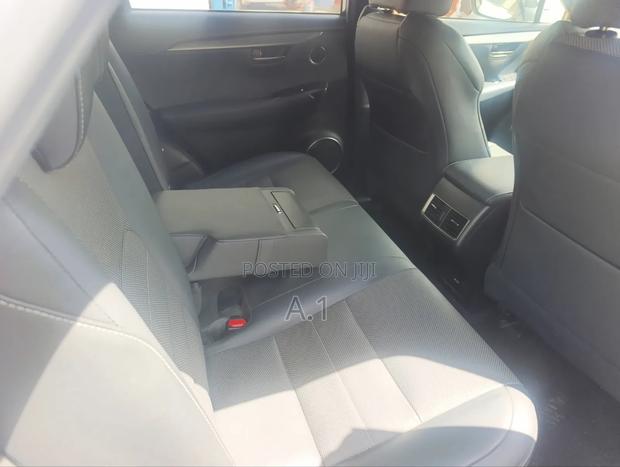 Lexus NX 300 FWD 2019 Pearl