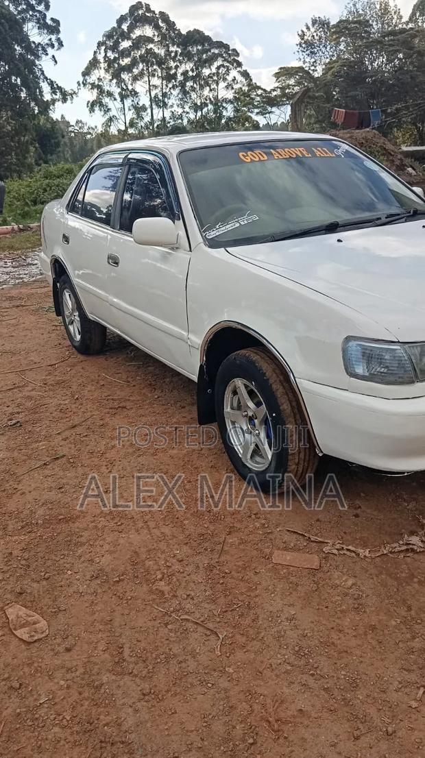 Toyota Corolla II 1999 White