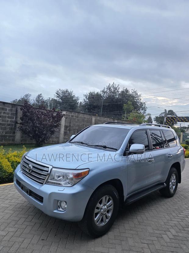 Toyota Land Cruiser 2012 Blue