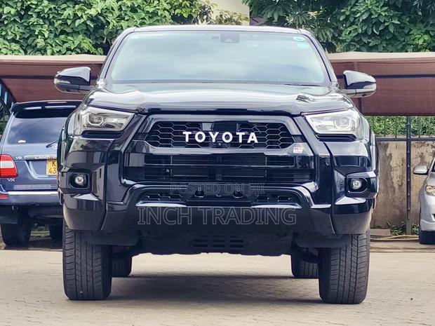 Toyota Hilux 2022 Black