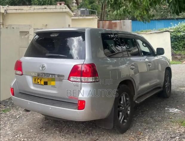 Toyota Land Cruiser 4.5 V8 TD STD 2011 Silver