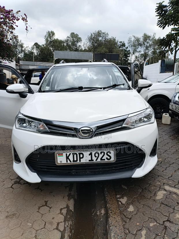 Toyota Corolla Fielder 2017 Off white