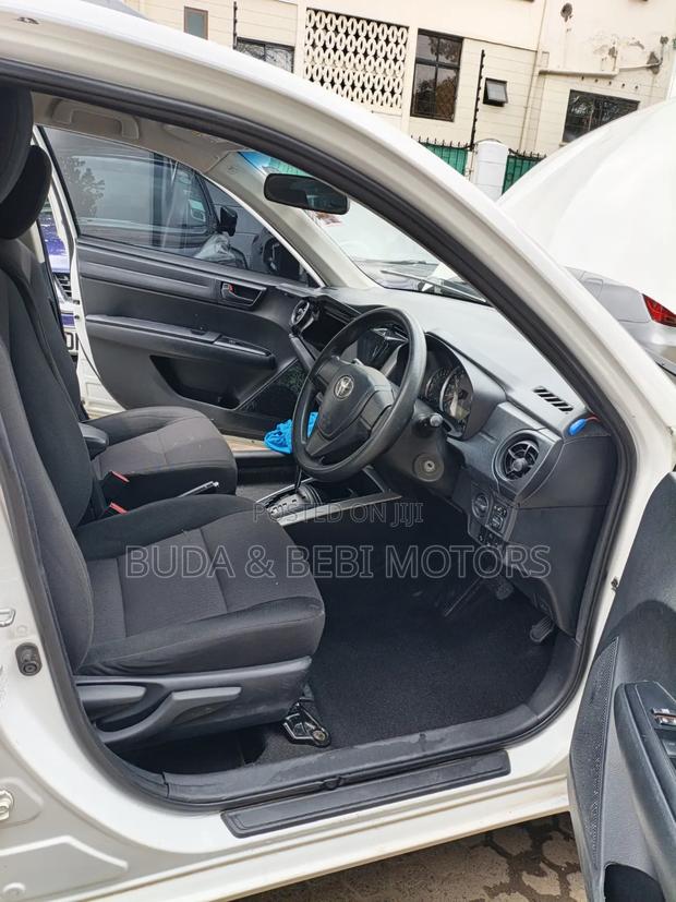Toyota Corolla Fielder 2017 Off white