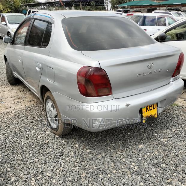 Toyota Platz 2001 Silver