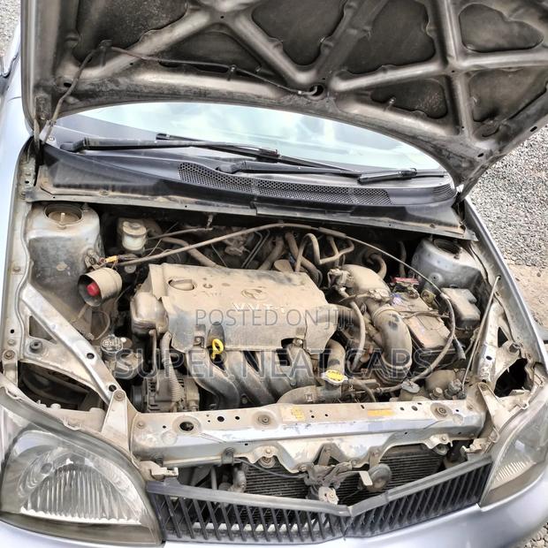 Toyota Platz 2001 Silver