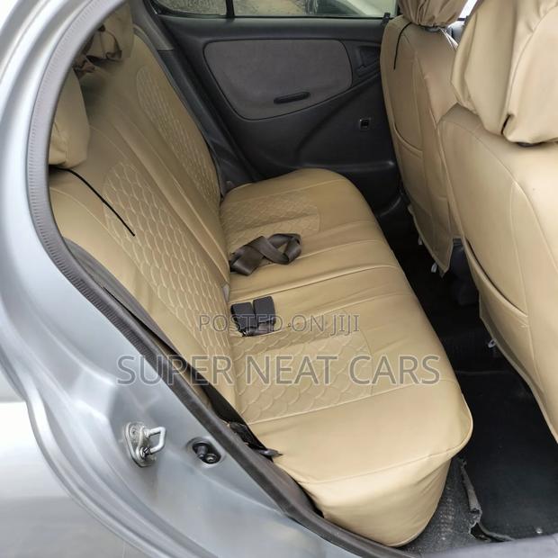 Toyota Platz 2001 Silver