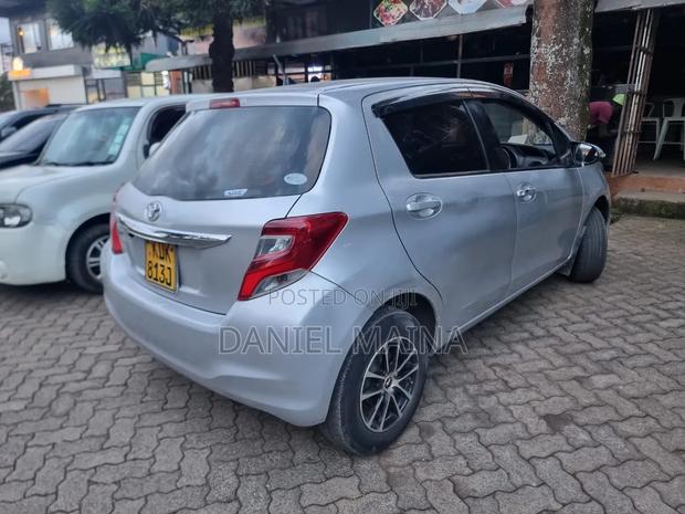 Toyota Vitz 2015 Silver