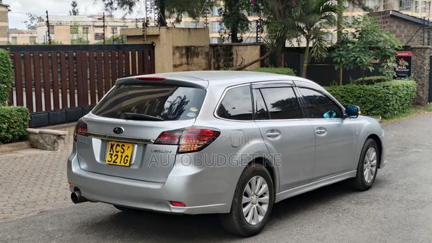 Subaru Legacy 2.0D Estate 2011 Silver