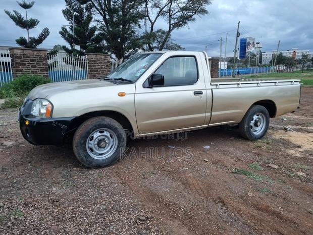 Nissan Hardbody 2000i 2006 Gold