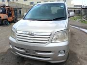Toyota Noah 2005 Gold for sale