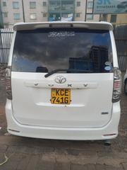 Toyota Voxy 2010 White for sale