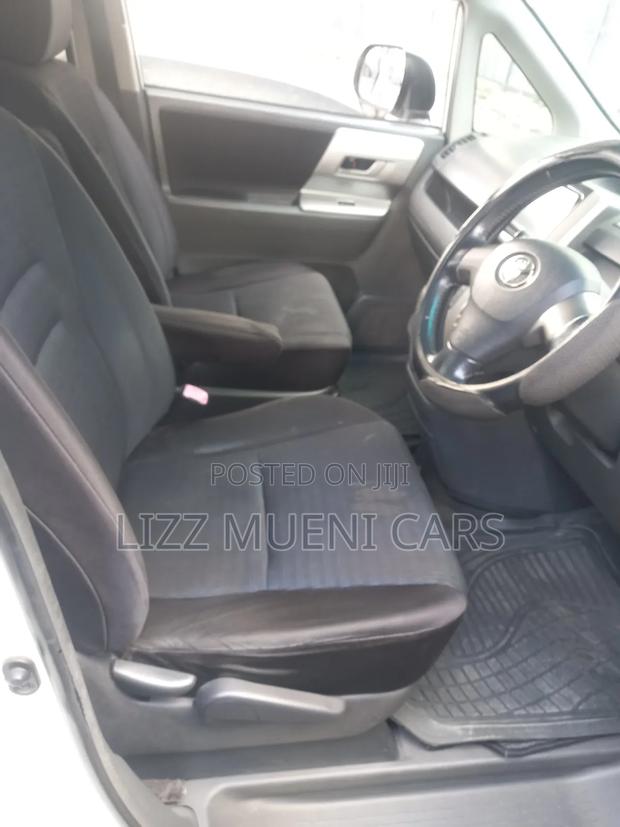 Toyota Voxy 2010 White
